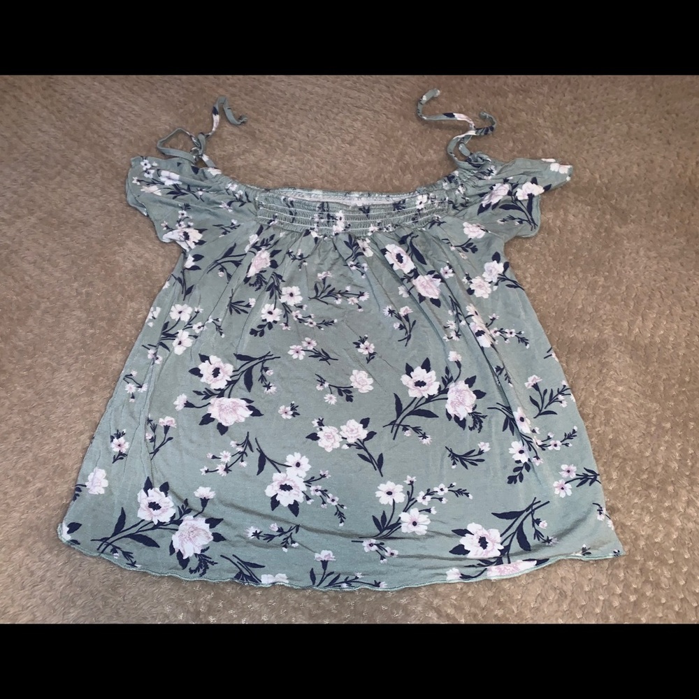 💥SOLD💥 American Eagle Soft & Sexy top
